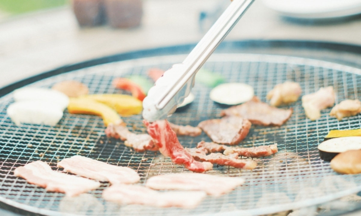 ご夕食はテラスでBBQ