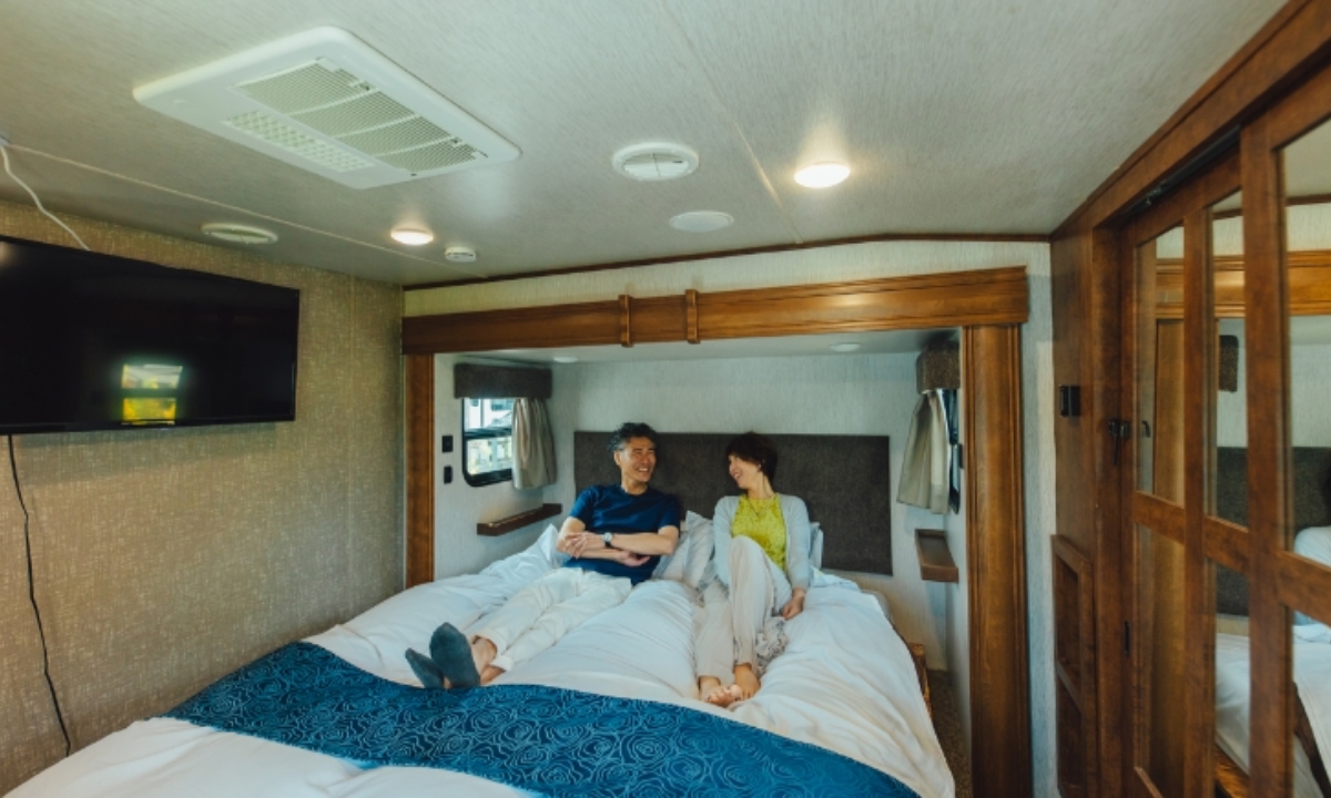 広々としたベッドルーム